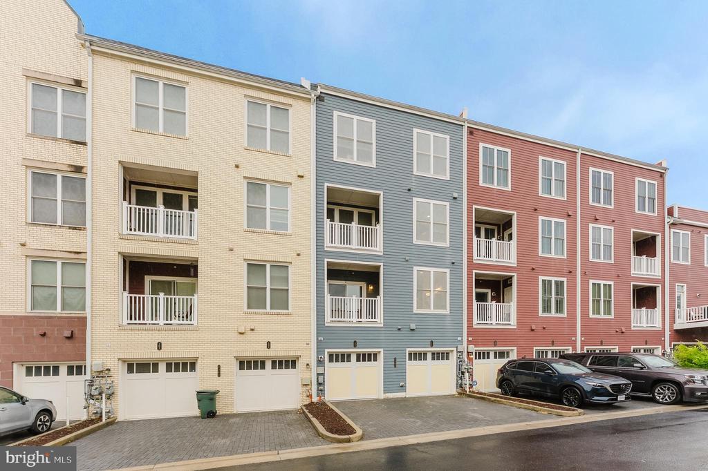 Residential in ALEXANDRIA 3