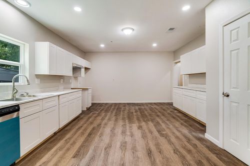 562 1st St Sw, Paris, TX, 75460-7027 | Card Image