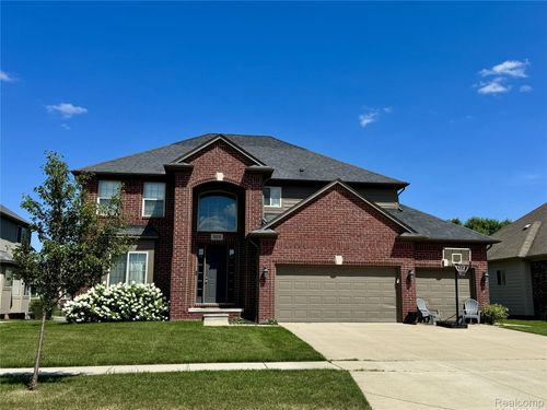 50216 Ashperton Dr, Macomb, MI, 48044-1393 | Card Image