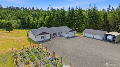300 E Mclane Cove Dr, Grapeview, WA, 98546-8903 | Card Image