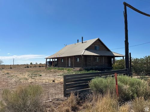 75 Meadow Ln, La Sal, UT, 84530-7723 | Card Image