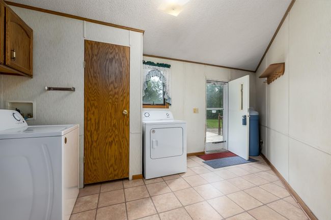 Interior - Rear Entry / Laundry | Image 23