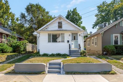 100 Bryant Street, House other with 3 bedrooms, 2 bathrooms and null parking in Battle Creek MI | Image 1