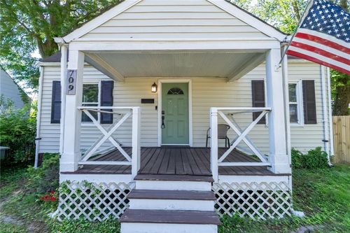 709 Lee St, Hampton, VA, 23669-3940 | Card Image