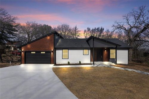 1716 S Valley St, Kansas City, KS, 66103-1056 | Card Image