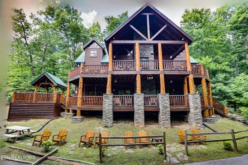 2154 Loafers Glory Way, Gatlinburg, TN, 37738-5572 | Card Image