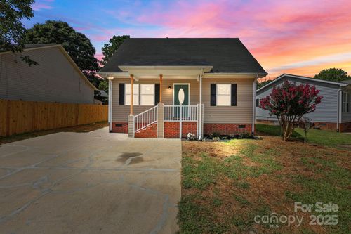 948 Pine Circle Dr Nw, Concord, NC, 28027-6044 | Card Image