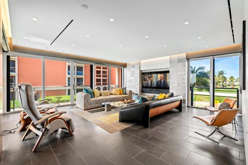 n25-2 N Breakers Row, Palm Beach, FL, 33480 | Card Image