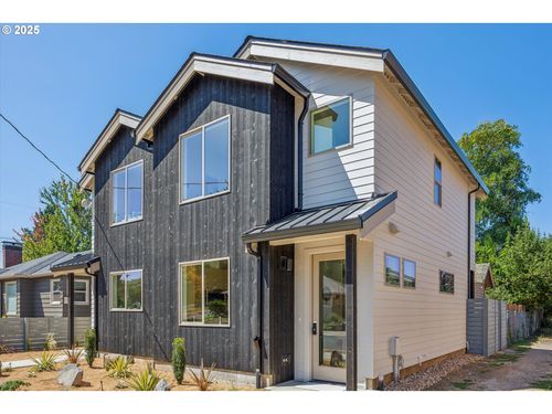 c-7307 N Stanford Ave, Portland, OR, 97203-4331 | Card Image