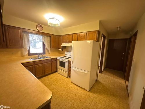 626 N 3rd Street, Centerville, IA, 52544 | Card Image