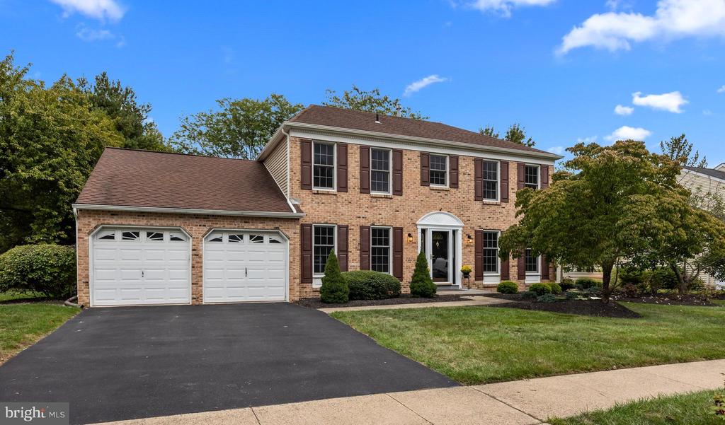 Paxson Ln, Langhorne, PA 19047