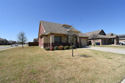 201 Plantation Dr, Waxahachie, TX, 75165-1203 | Card Image