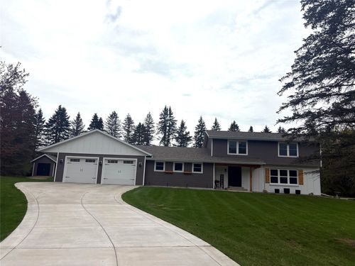 E4085 Woodfield Rd, Eau Claire, WI, 54701-8563 | Card Image