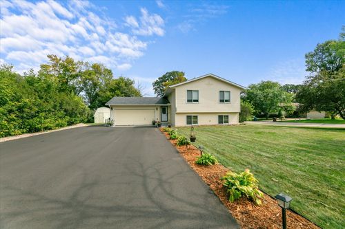 5530 55th Cir Ne, Albertville, MN, 55301-9757 | Card Image