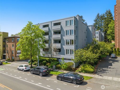 unit-a201-10329 Meridian Ave N, Seattle, WA, 98133-9465 | Card Image