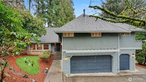 3320 168th Pl Se, Bellevue, WA, 98008-5752 | Card Image