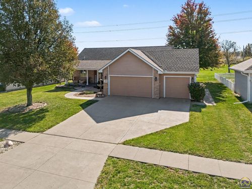 3939 Sw 40th Ter, Topeka, KS, 66610-2328 | Card Image