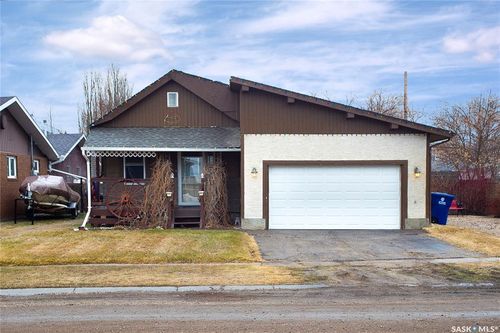 204 5 Ave, Aberdeen, SK, S0K0A0 | Card Image