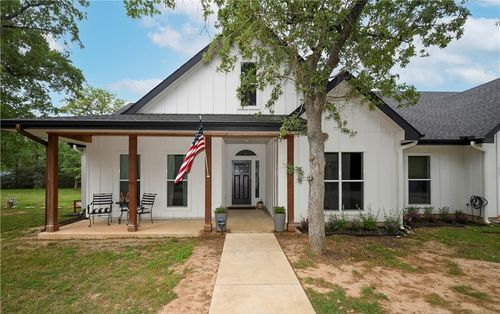 405 Woodlands Dr, Bastrop, TX, 78602-3182 | Card Image
