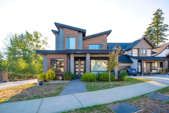 2071 165 Street, House other with 8 bedrooms, 6 bathrooms and 7 parking in Surrey BC | Image 1