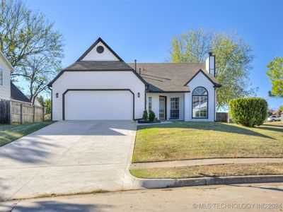 1216 N Willow Avenue, House other with 3 bedrooms, 2 bathrooms and null parking in Broken Arrow OK | Image 1