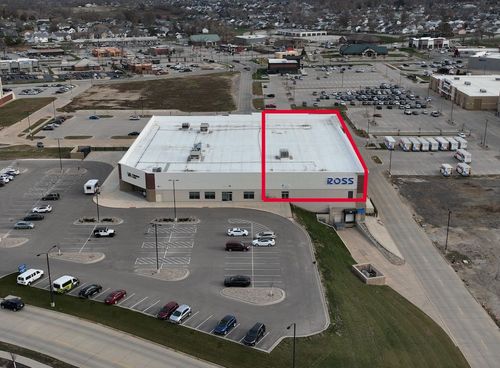 500-3500 Dalton Way Sw, Cedar Rapids, IA, 52404-2564 | Card Image