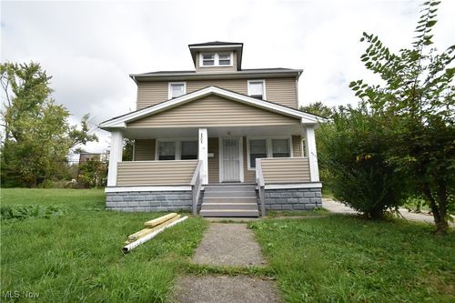 3305 E 132nd St, Cleveland, OH, 44120-3938 | Card Image
