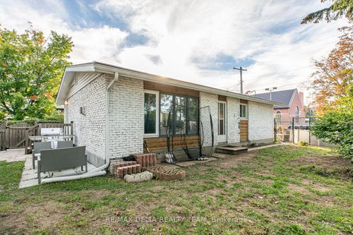 2465 Tupper Ave, Ottawa, ON, K1G1G6 | Card Image