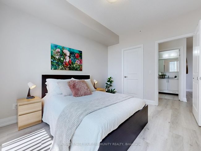 1208 - 85 N Park Rd, Condo with 2 bedrooms, 1 bathrooms and 1 parking in Vaughan ON | Image 9