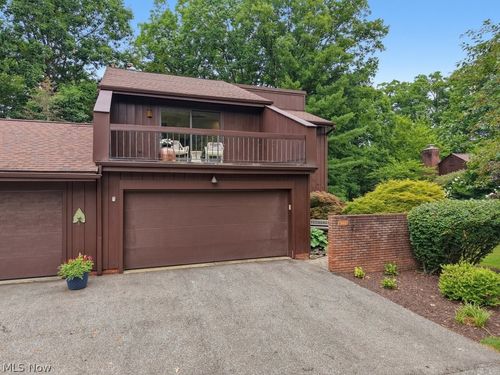 944 Trimble Pl, Sagamore Hills, OH, 44067-2270 | Card Image