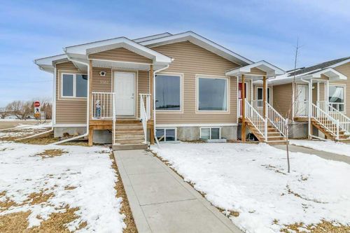 5502 48a Street, Bentley, AB, T0C0J0 | Card Image