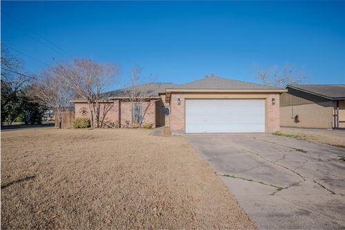 1805 Willow Bend Rd, Wharton, TX, 77488-4465 | Card Image