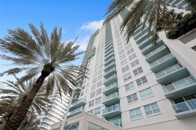 1908 - 650 West Ave, Condo with 3 bedrooms, 2 bathrooms and null parking in Miami Beach FL | Image 2