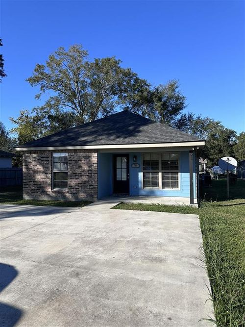 715 Topsy Rd, Lake Charles, LA, 70607-7322 | Card Image