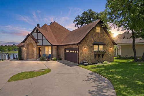 1211 Kiowa Dr W, Lake Kiowa, TX, 76240-9406 | Card Image