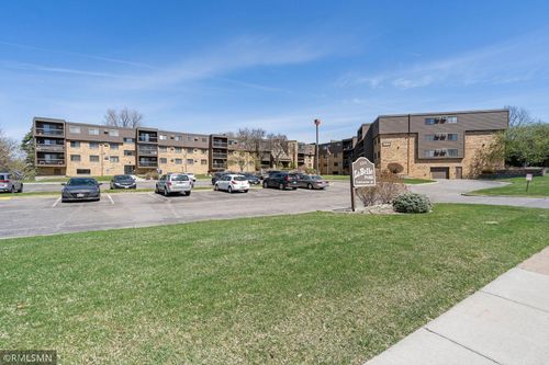 314-999 41st Ave Ne, Columbia Heights, MN, 55421-3176 | Card Image
