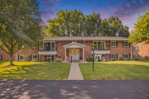 43-5290 Southbrook Ct, Hudsonville, MI, 49426-1597 | Card Image