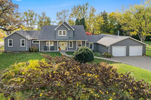 43W140 Campton Hills Rd, Elburn, IL, 60119-9403 | Card Image