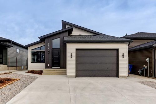 612 Parkside Green, Coaldale, AB, T1M0B2 | Card Image