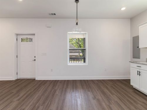 5 Williams St, spartanburg, SC, 29301-5879 | Card Image