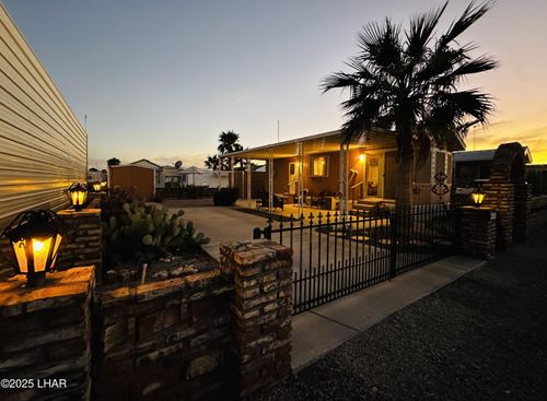 770 W Mountain View Ln, Quartzsite, AZ, 85346-0659 | Card Image