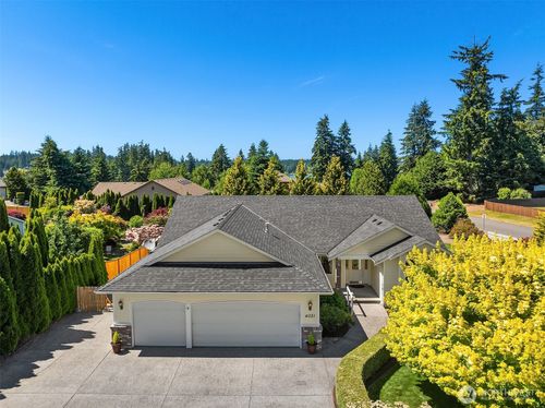 4031 157th St Nw, Stanwood, WA, 98292-7774 | Card Image
