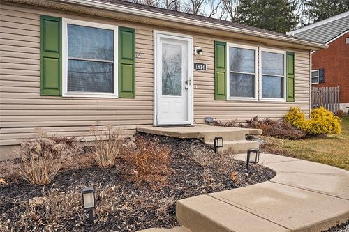 1814 Brodhead Rd, Aliquippa, PA, 15001-5028 | Card Image