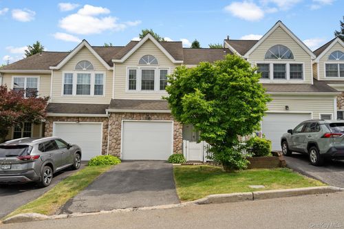 27 Spruce Ridge Dr, Fishkill, NY, 12524-1540 | Card Image