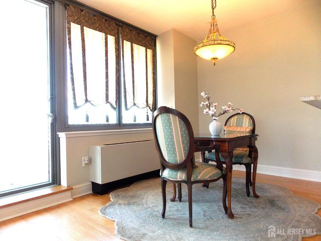 APT-1205 - 1 Spring St, Townhouse with 2 bedrooms, 2 bathrooms and null parking in New Brunswick NJ | Image 5