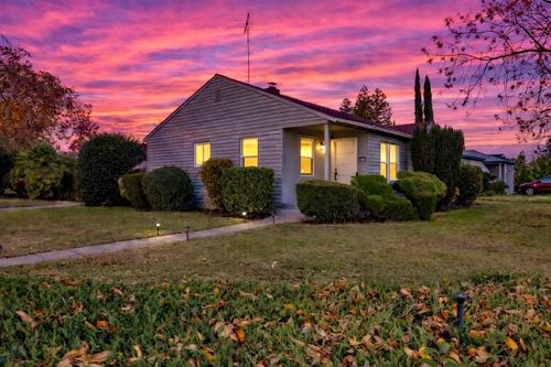 3931 60th St, Sacramento, CA, 95820-3221 | Card Image