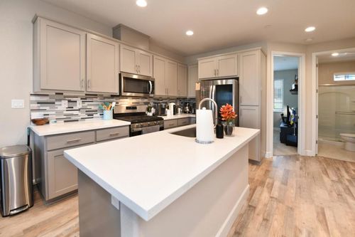 109 Laurel Knoll Dr, Martinez, CA, 94553-3928 | Card Image