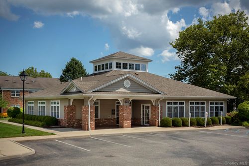 apt-51-40 Westwood Dr, Westbury, NY, 11590-1609 | Card Image