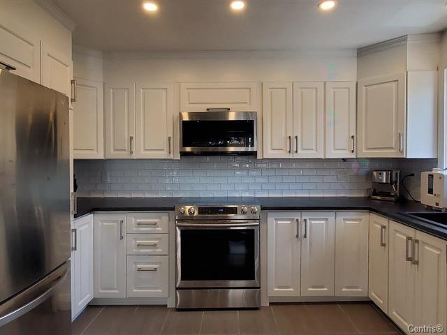 Residential Lease in Laval (Chomedey) 3