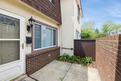 4037 Trafalgar Ln, Oak Lawn, IL, 60453-3312 | Card Image